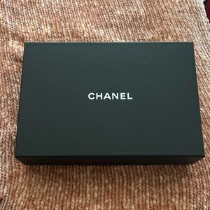 CHANEL Box 🖤